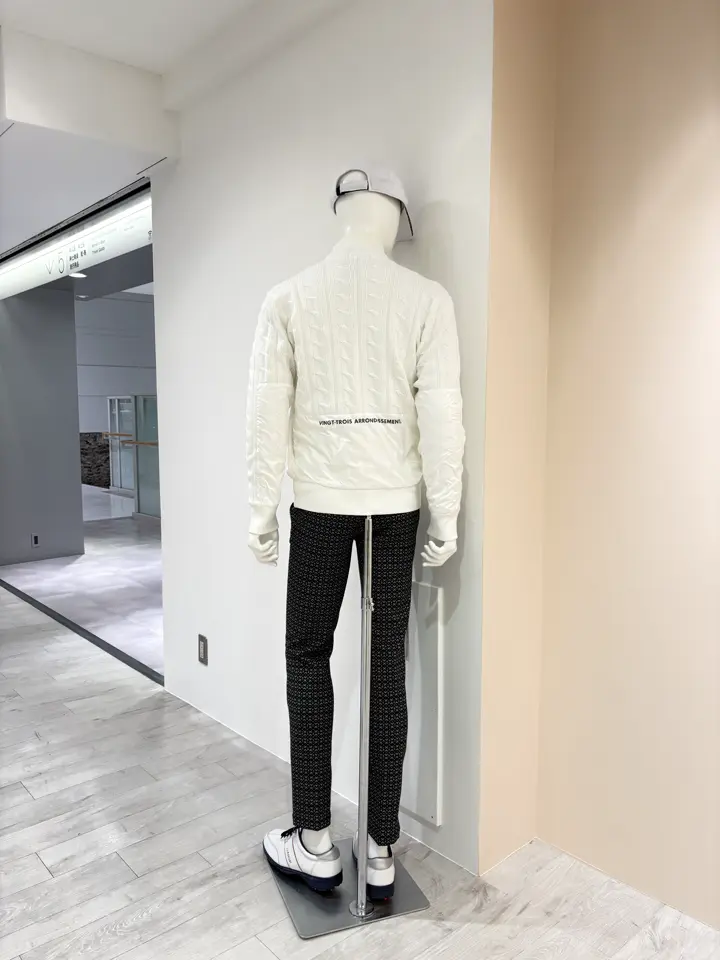 23区GOLF 松屋スタッフ コーディネート画像