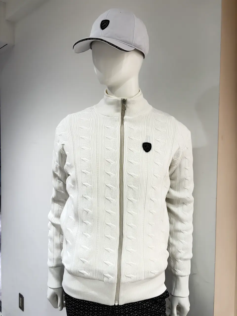 23区GOLF 松屋スタッフ コーディネート画像