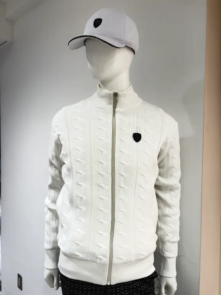 23区GOLF 松屋スタッフ コーディネート画像