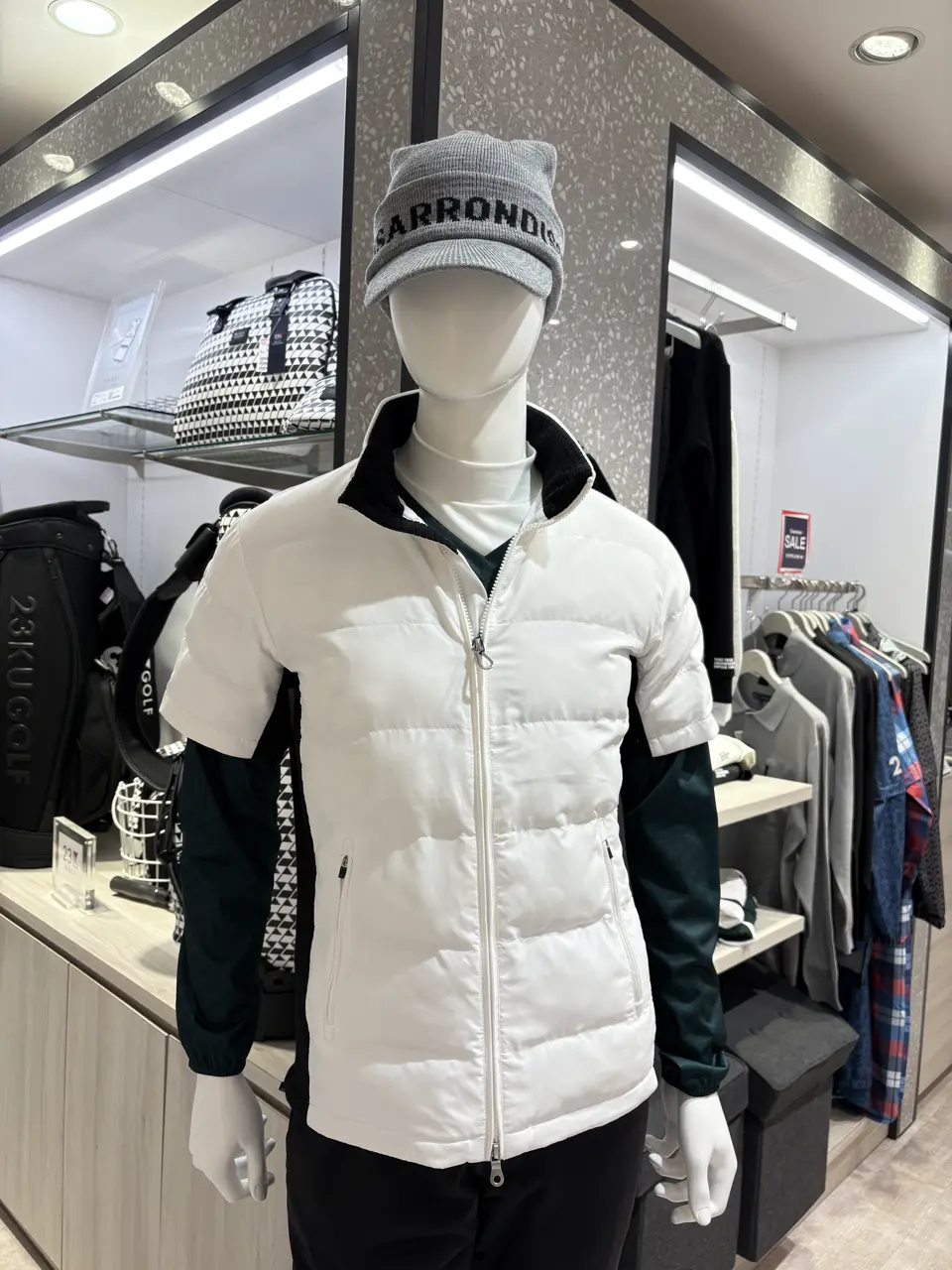 23区GOLF 松屋スタッフ コーディネート画像