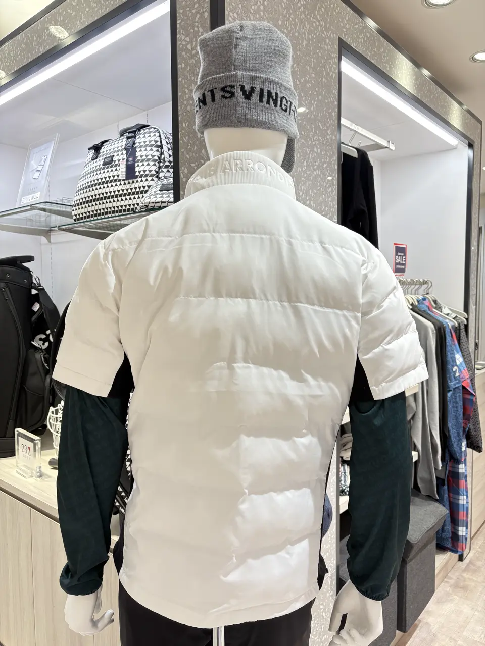 23区GOLF 松屋スタッフ コーディネート画像