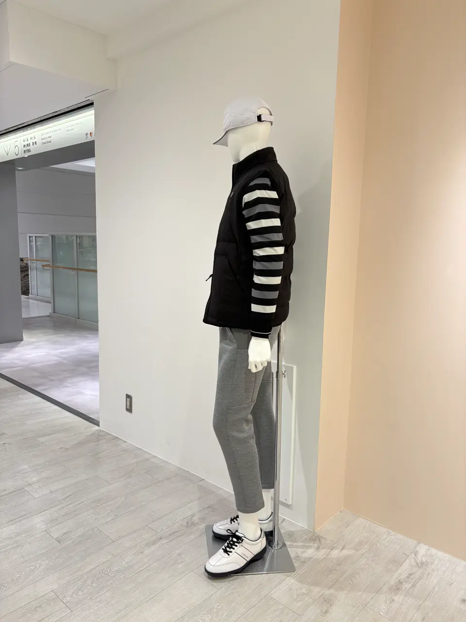 23区GOLF 松屋スタッフ コーディネート画像