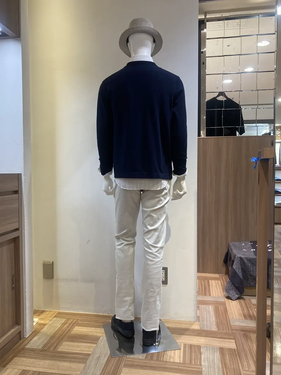 JOSEPH ABBOUD スタッフ コーディネート画像
