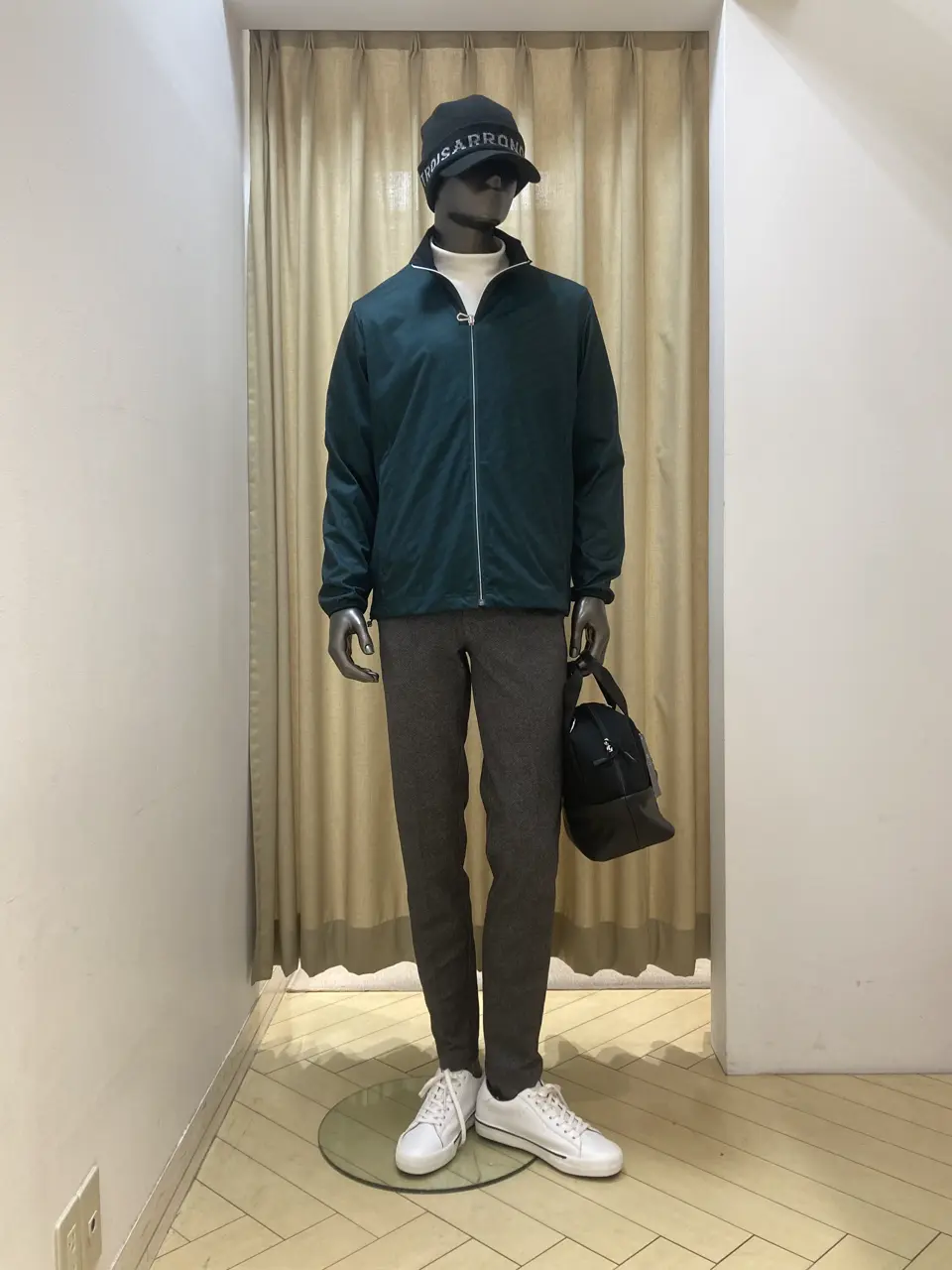 23区GOLF スタッフ コーディネート画像