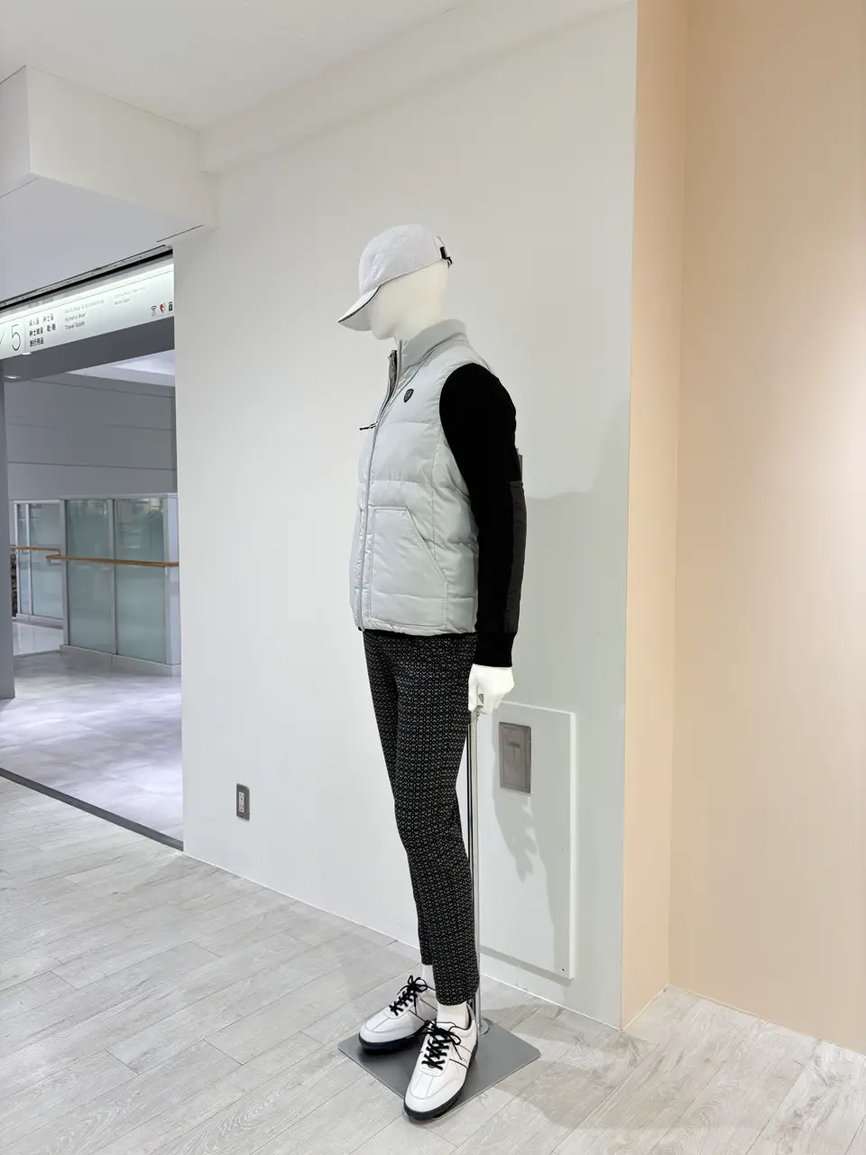 23区GOLF 松屋スタッフ コーディネート画像