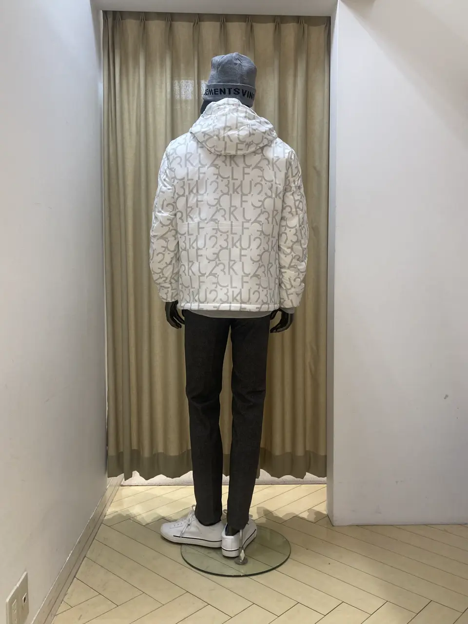 23区GOLF スタッフ コーディネート画像