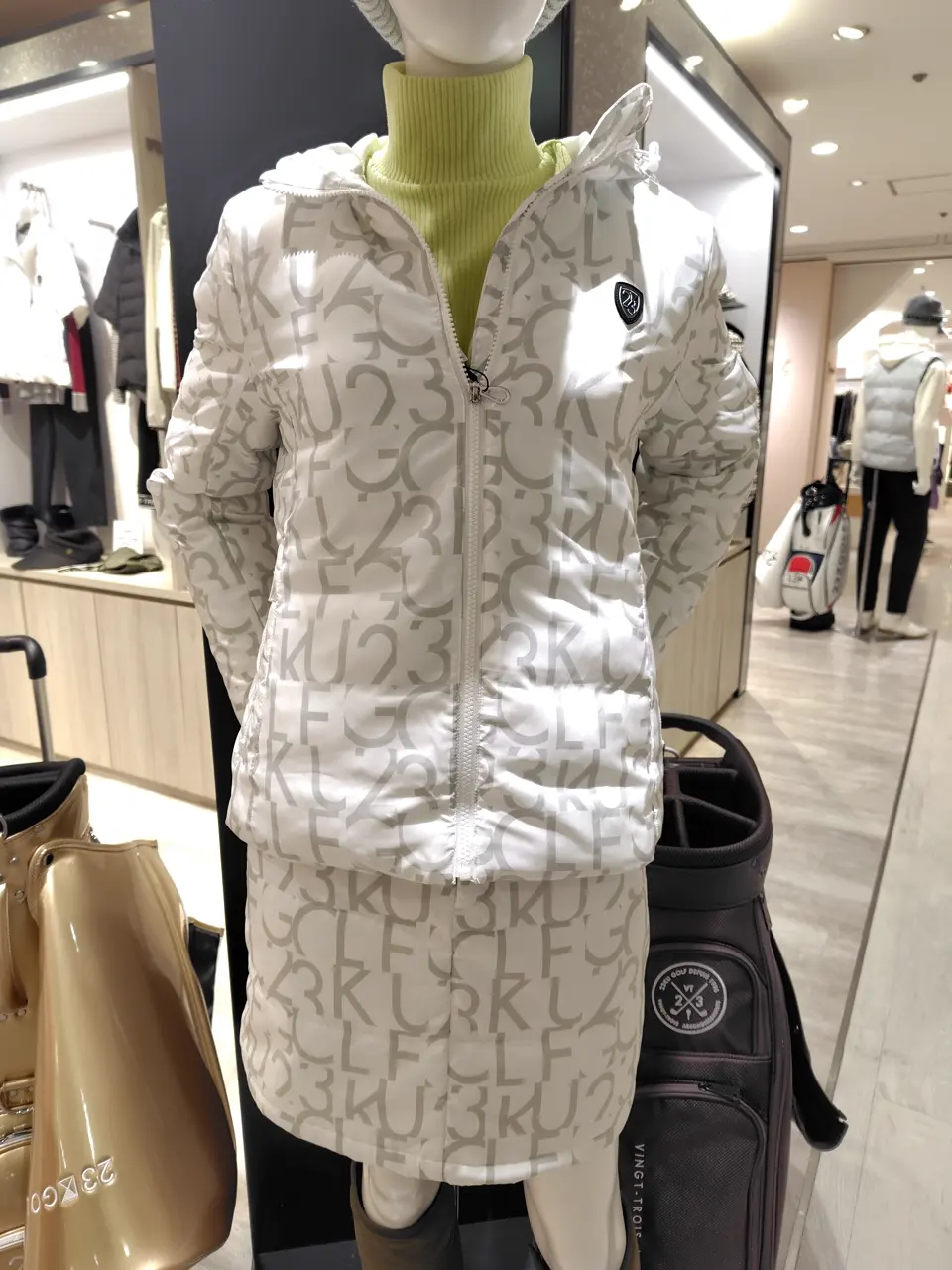 23区GOLF スタッフ コーディネート画像