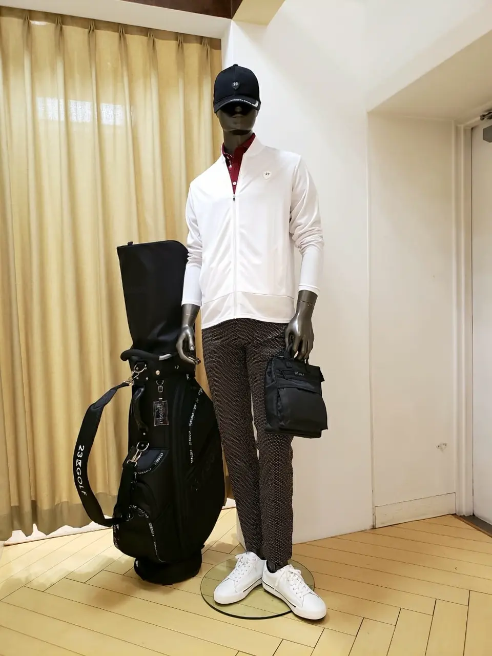 23区GOLF 堀江 コーディネート画像