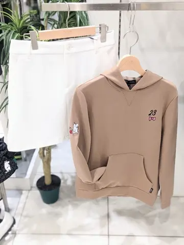 23区GOLF 市川真理子 コーディネート画像