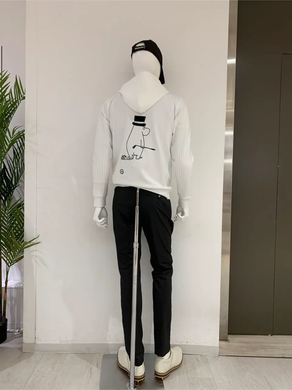 23区GOLF 松屋スタッフ コーディネート画像