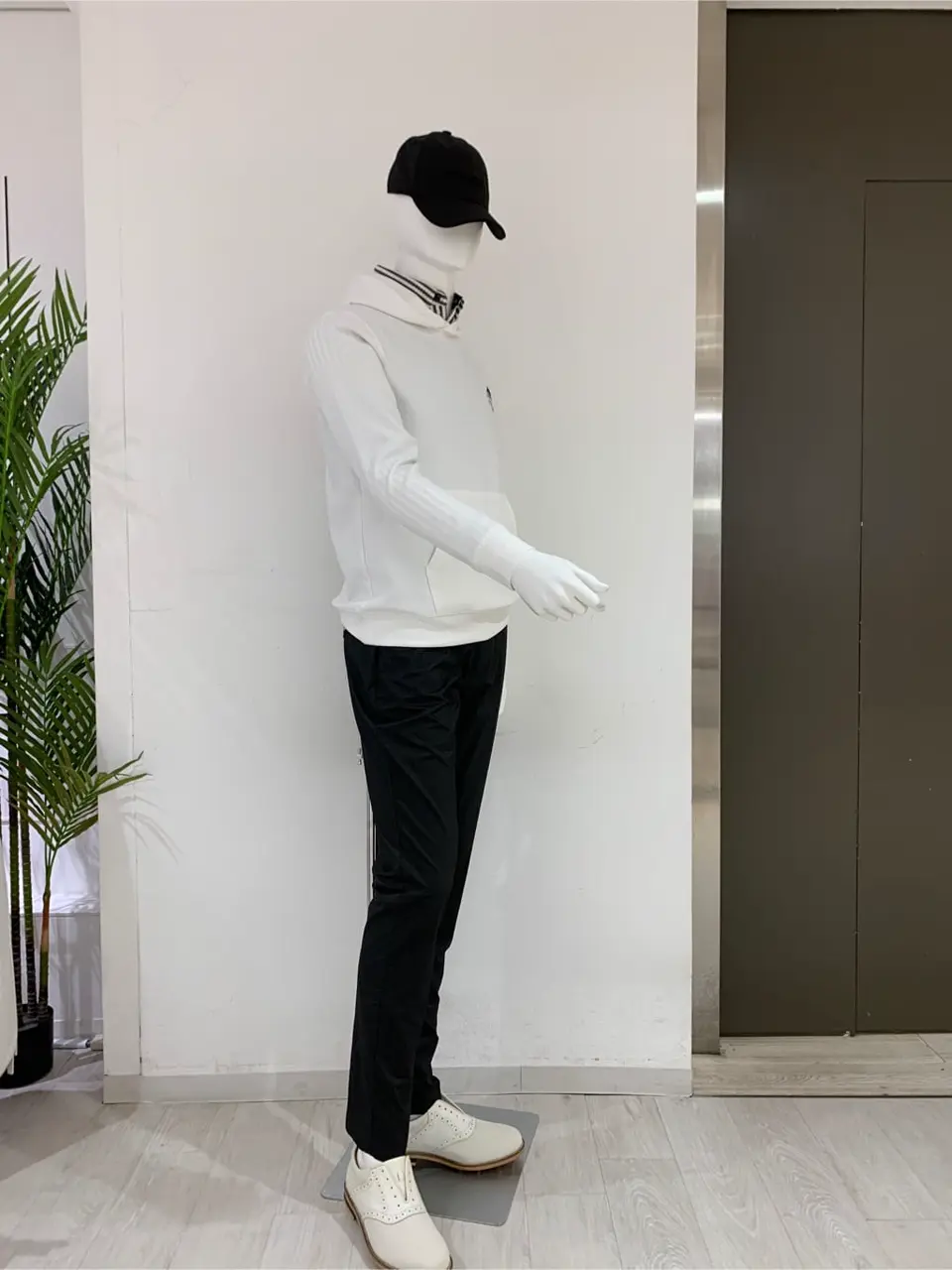 23区GOLF 松屋スタッフ コーディネート画像