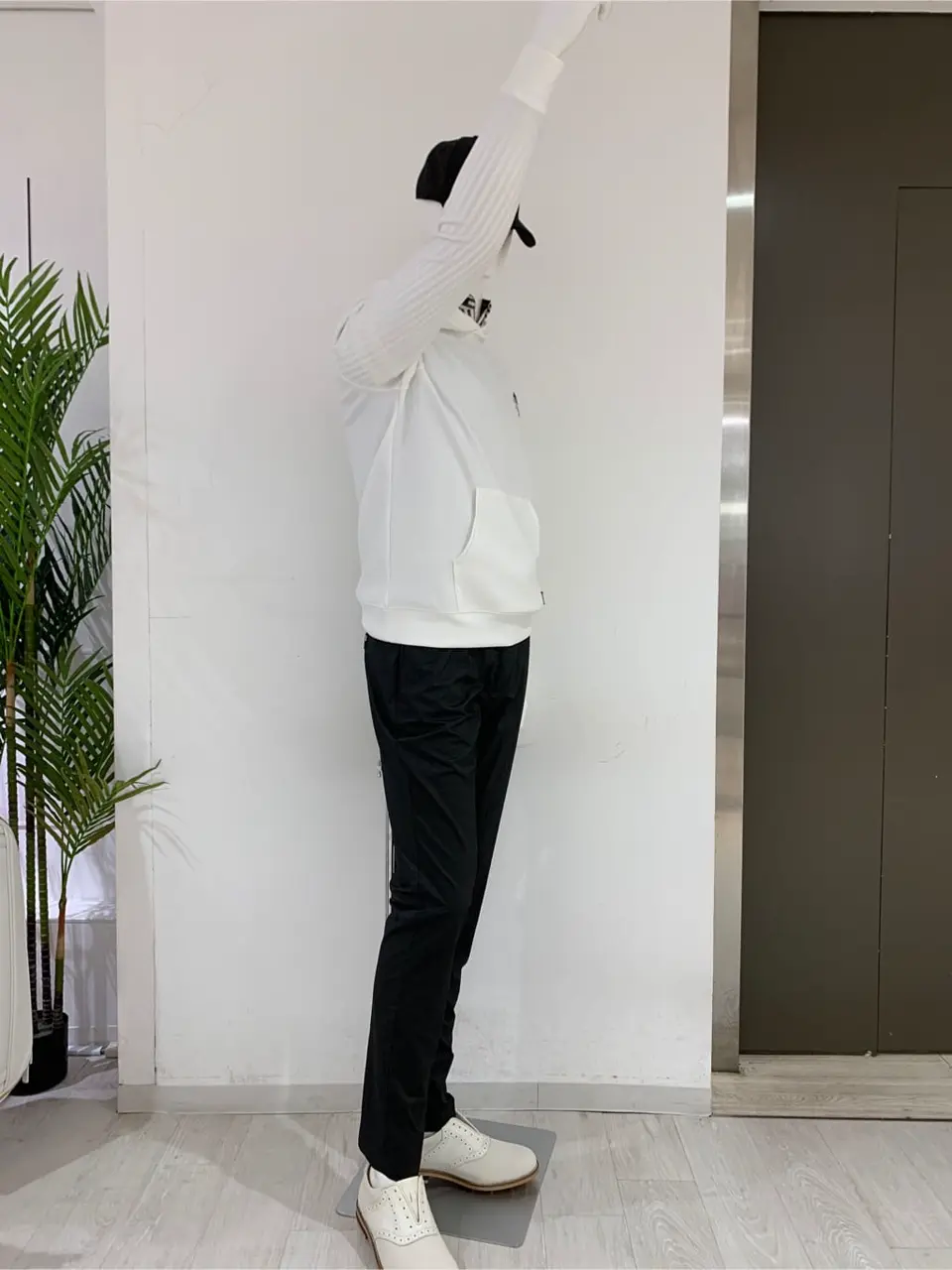 23区GOLF 松屋スタッフ コーディネート画像