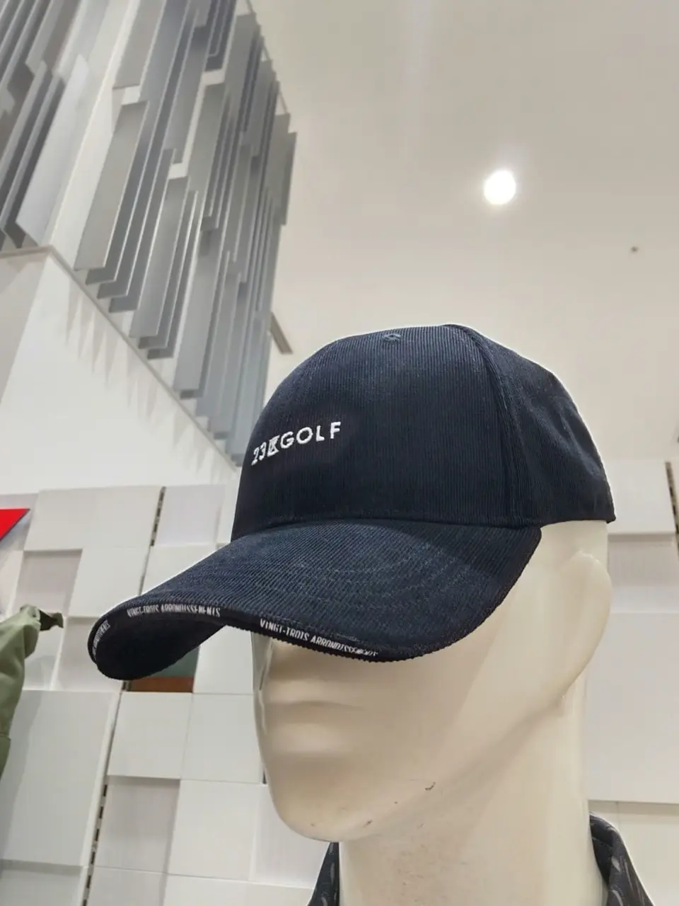 23区GOLF スタッフ コーディネート画像