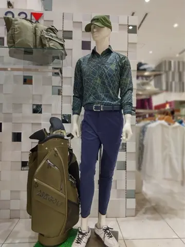 23区GOLF スタッフ コーディネート画像