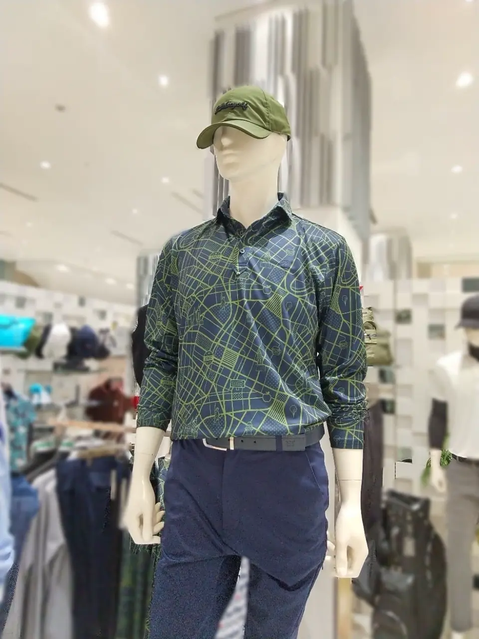 23区GOLF スタッフ コーディネート画像