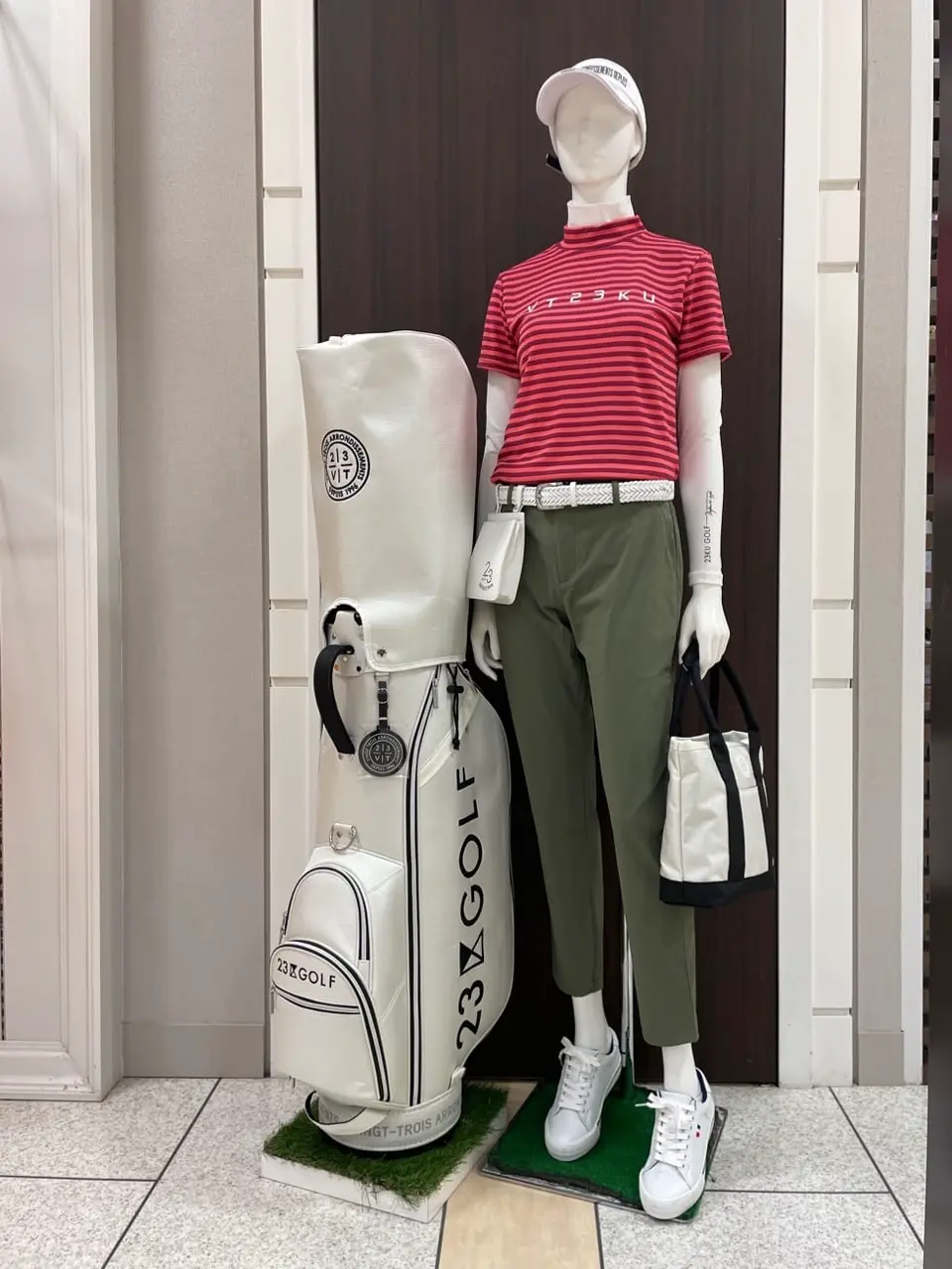 23区GOLF 藤田 コーディネート画像