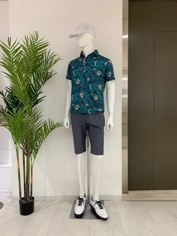 23区GOLF 松屋スタッフ コーディネート画像