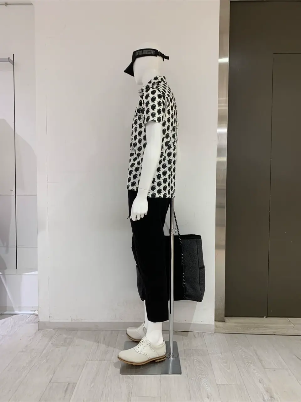 23区GOLF 松屋スタッフ コーディネート画像