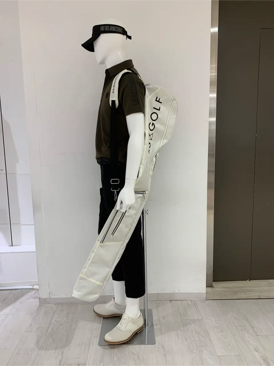 23区GOLF 松屋スタッフ コーディネート画像