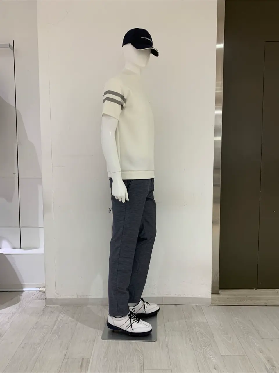 23区GOLF 松屋スタッフ コーディネート画像