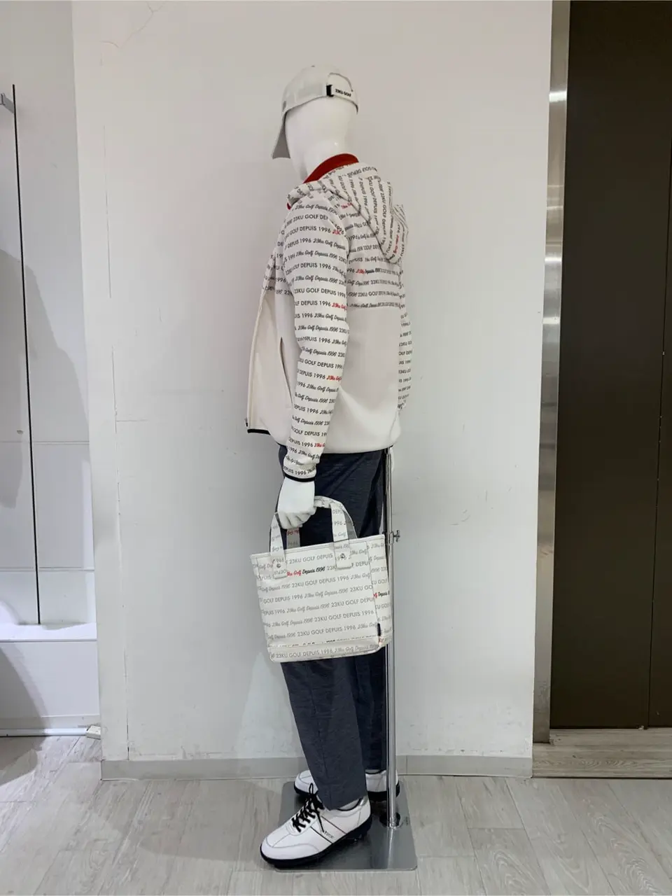 23区GOLF 松屋スタッフ コーディネート画像