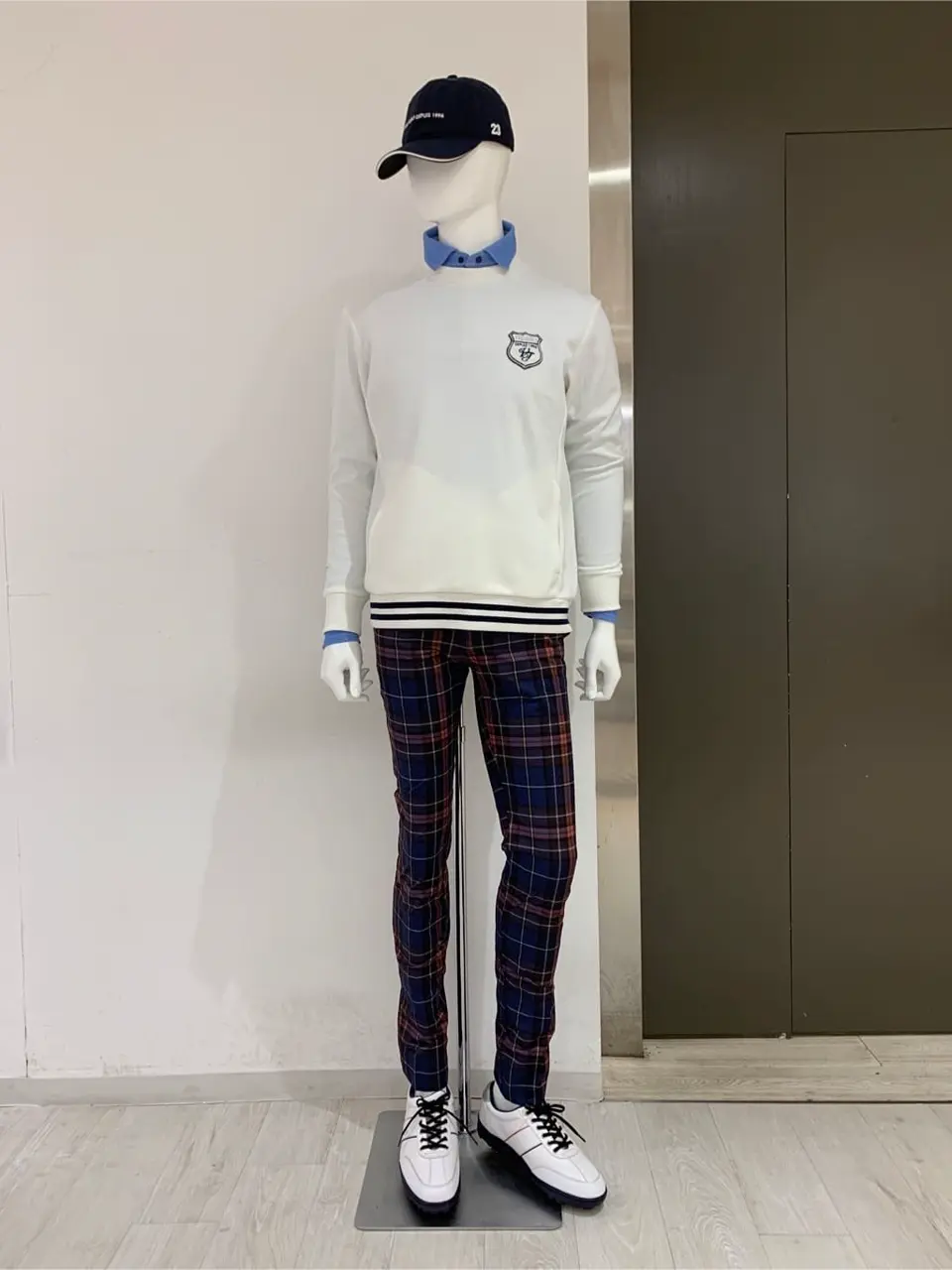 23区GOLF 松屋スタッフ コーディネート画像