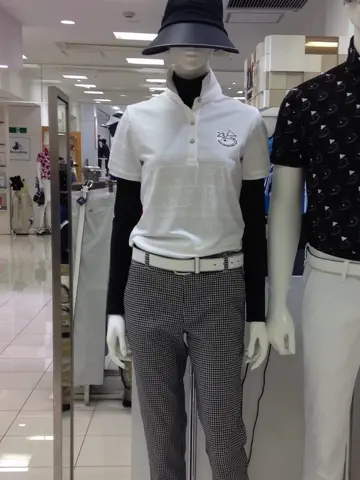 23区GOLF 松屋スタッフ コーディネート画像