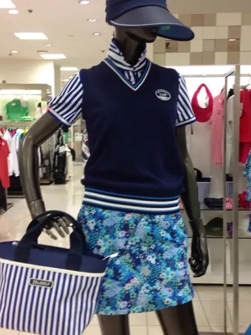 23区GOLF 松屋スタッフ コーディネート画像