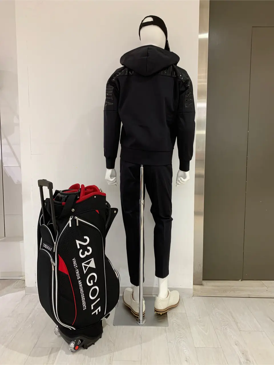 23区GOLF 松屋スタッフ コーディネート画像