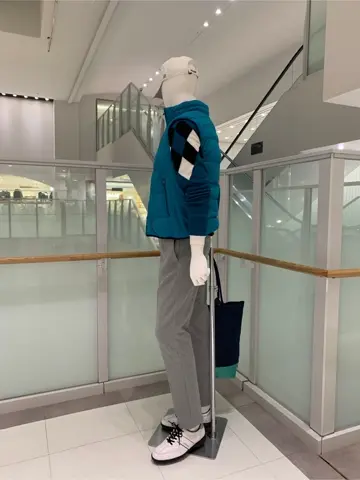 23区GOLF 松屋スタッフ コーディネート画像