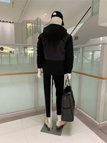 23区GOLF 松屋スタッフ コーディネート画像