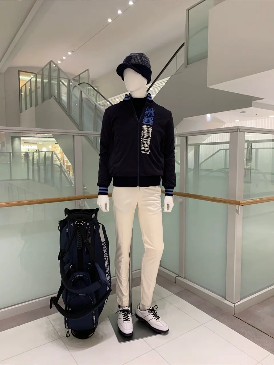 23区GOLF 松屋スタッフ コーディネート画像