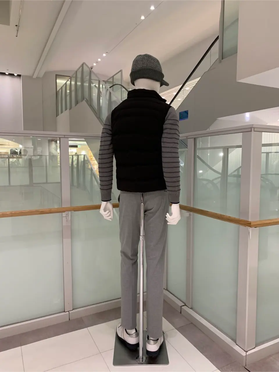 23区GOLF 松屋スタッフ コーディネート画像