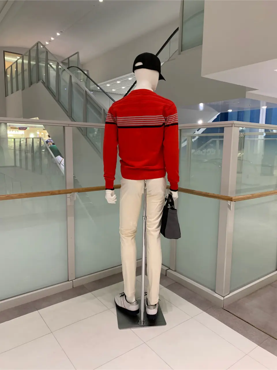 23区GOLF 松屋スタッフ コーディネート画像