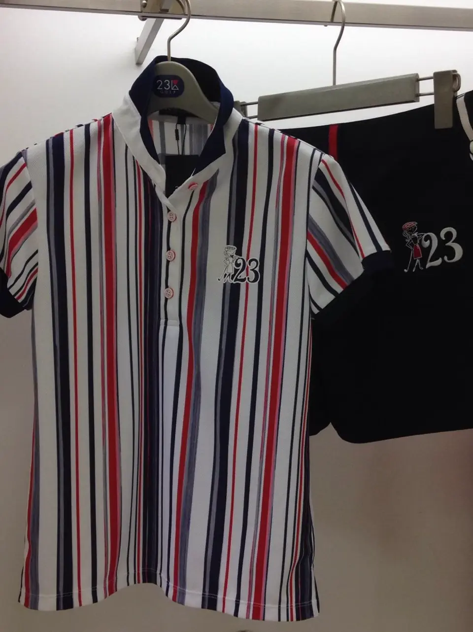 23区GOLF 松屋スタッフ コーディネート画像