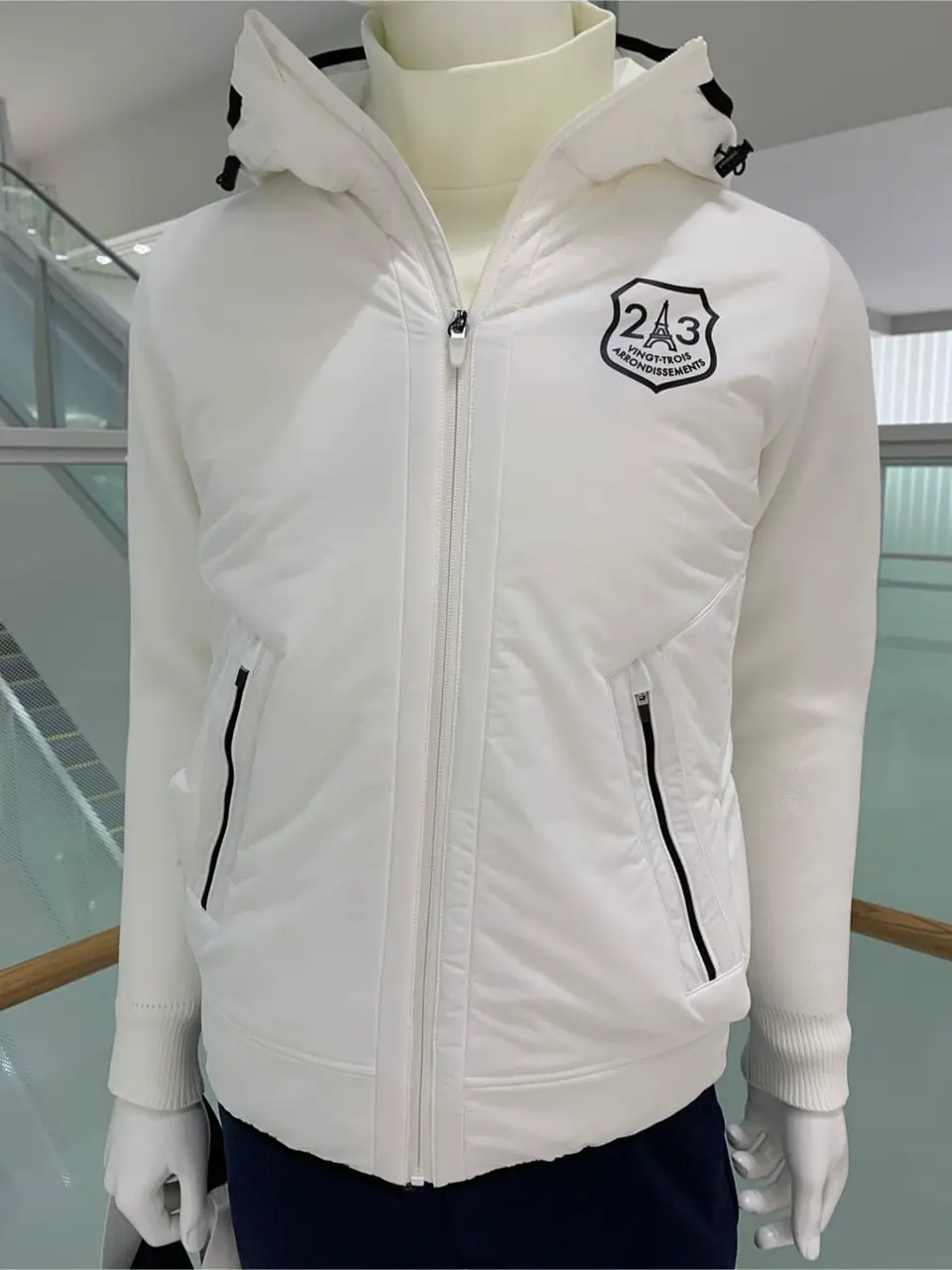 23区GOLF 松屋スタッフ コーディネート画像