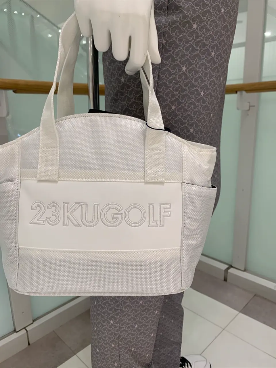 23区GOLF 松屋スタッフ コーディネート画像