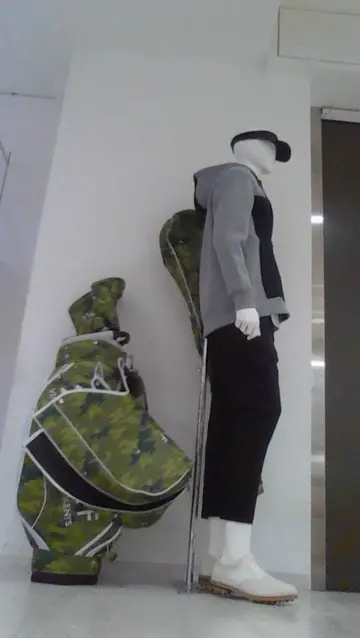 23区GOLF 松屋スタッフ コーディネート画像