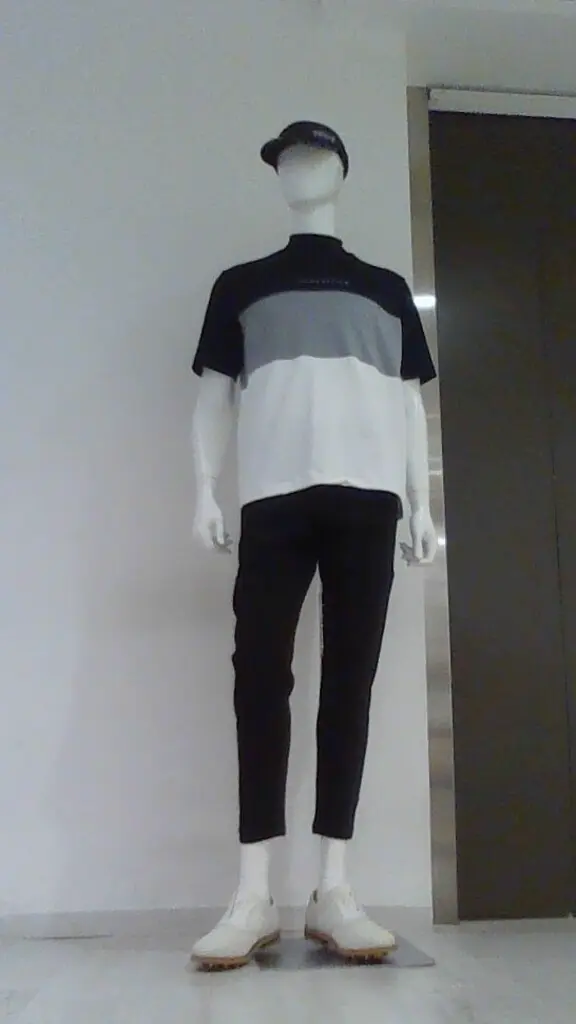 23区GOLF 松屋スタッフ コーディネート画像