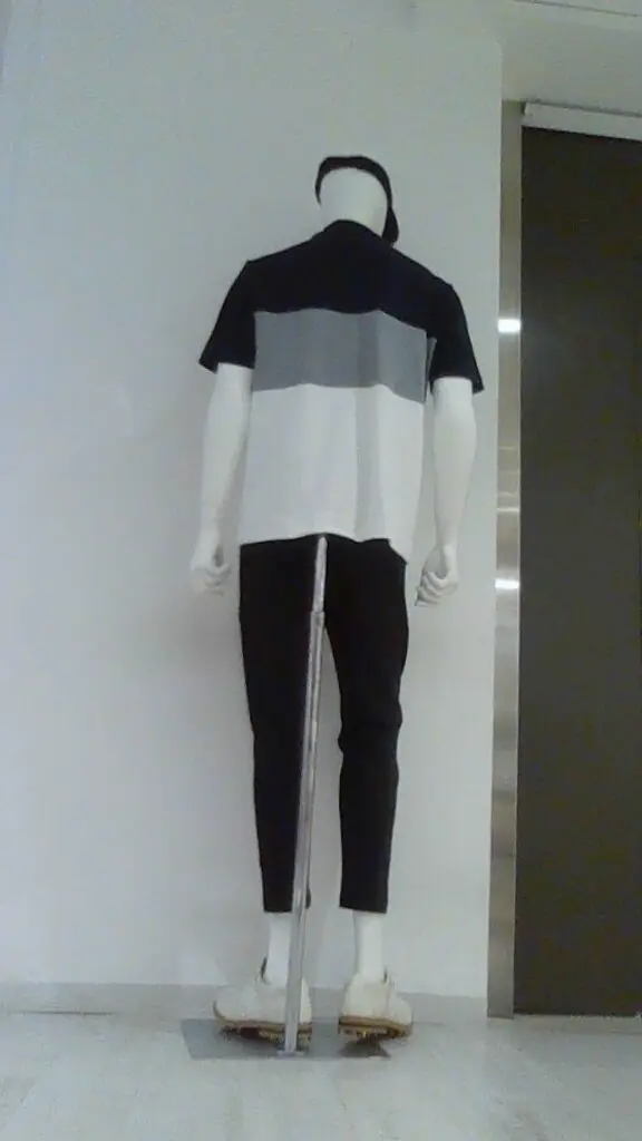 23区GOLF 松屋スタッフ コーディネート画像