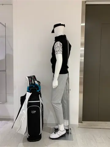 23区GOLF 松屋スタッフ コーディネート画像