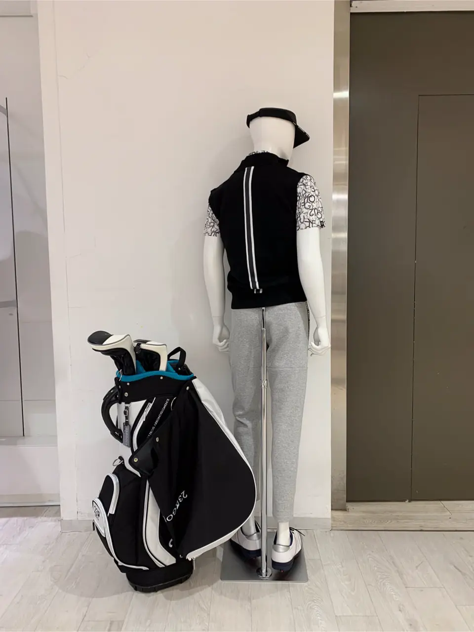 23区GOLF 松屋スタッフ コーディネート画像