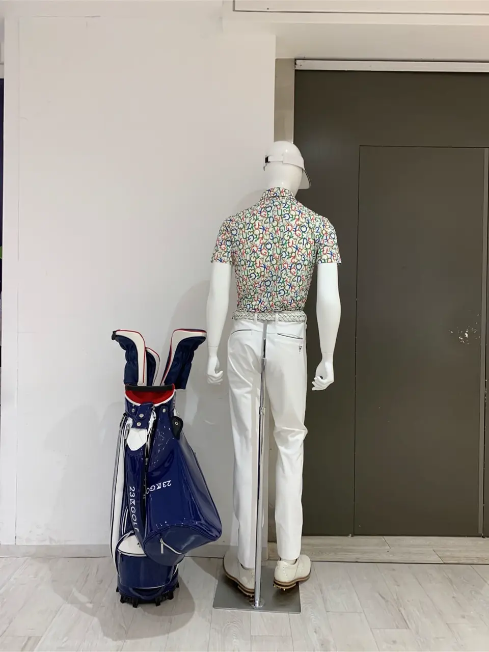 23区GOLF 松屋スタッフ コーディネート画像