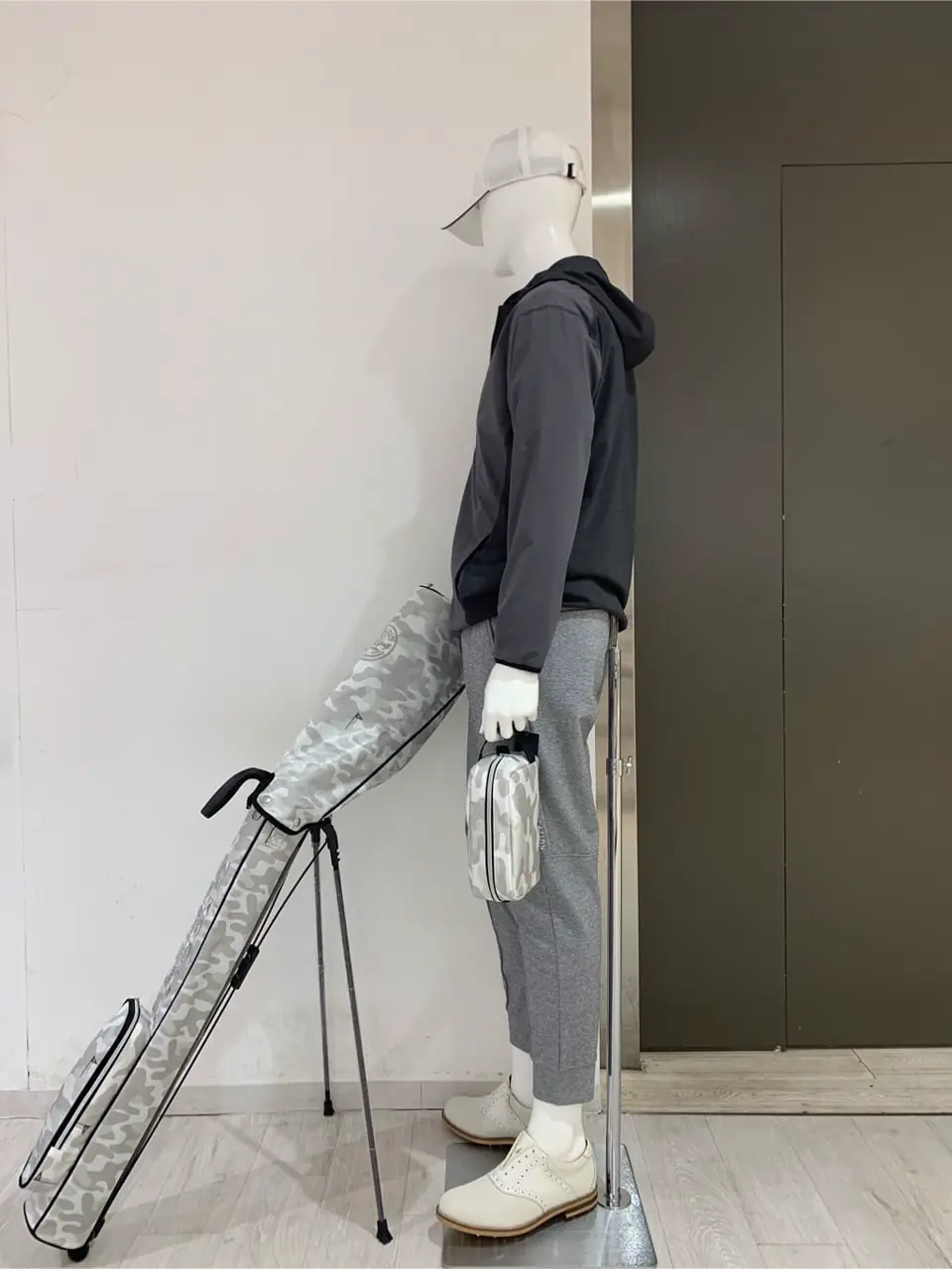 23区GOLF 松屋スタッフ コーディネート画像