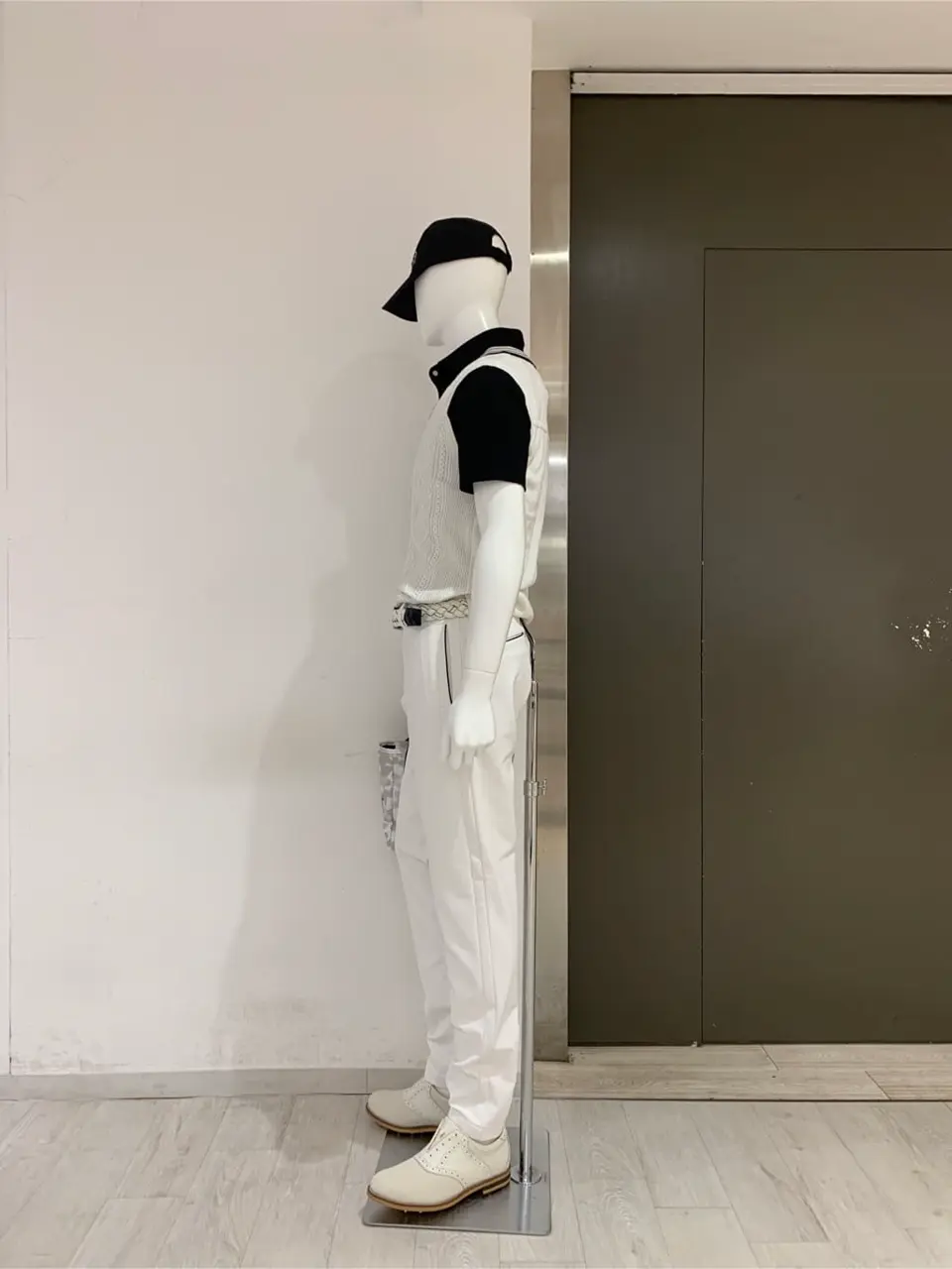 23区GOLF 松屋スタッフ コーディネート画像