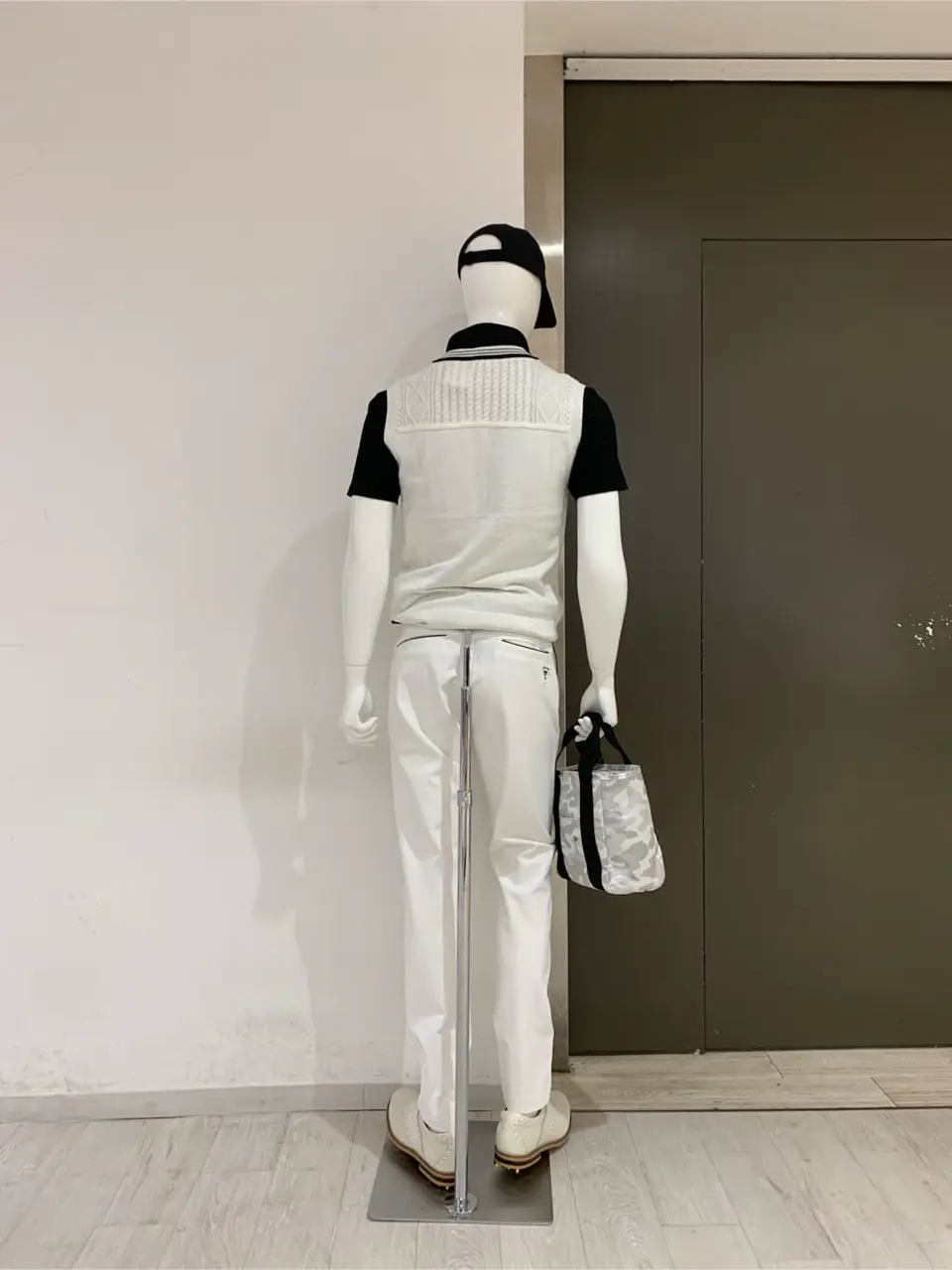 23区GOLF 松屋スタッフ コーディネート画像