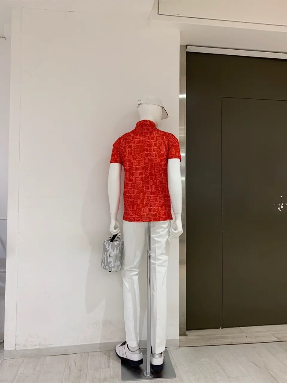 23区GOLF 松屋スタッフ コーディネート画像