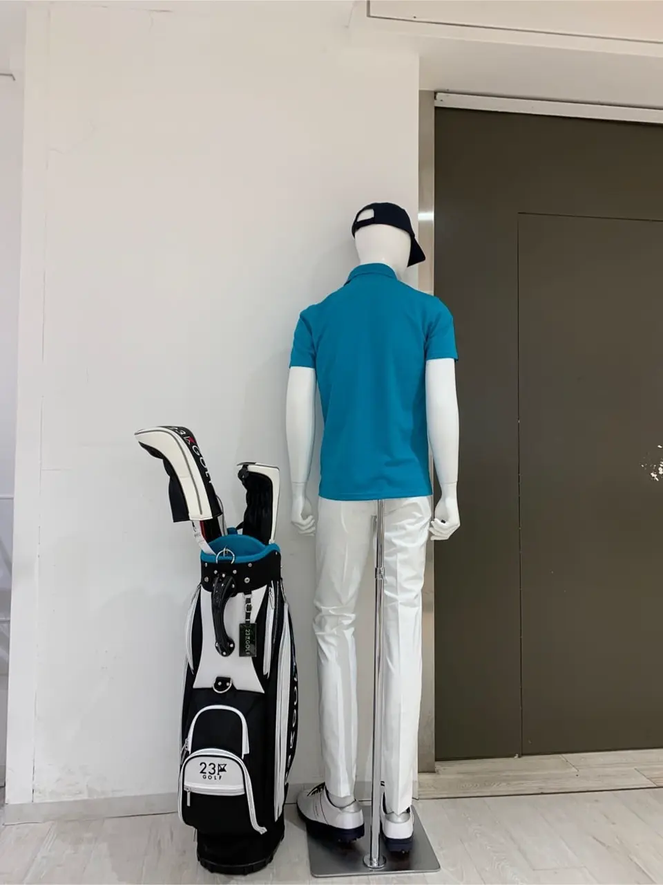 23区GOLF 松屋スタッフ コーディネート画像