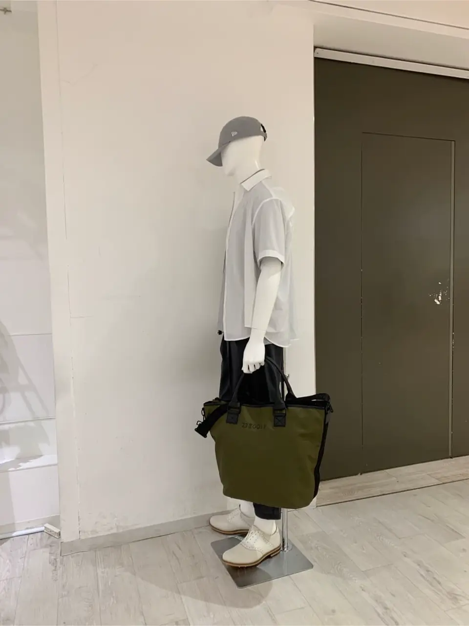 23区GOLF 松屋スタッフ コーディネート画像