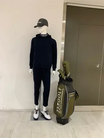 23区GOLF 松屋スタッフ コーディネート画像